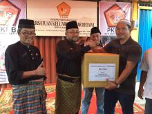 Lis Darmansyah Beri Bantuan Baju Adat Paguyuban Betawi