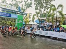 Hujan Deras, Dua Kelas Tour de Bintan Tetap Dilombakan
