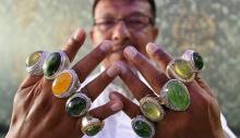 Pakai Batu Akik di Kafe Ini, Bisa Makan Gratis Sepuasnya