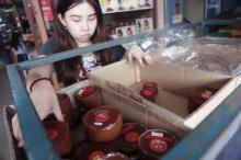 Kue Keranjang Sajian Manis untuk Keharmonisan Keluarga