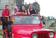 Ngabuburit Sambil Nge-Jip di Kawasan Candi Banyunibo