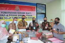 Barang Ilegal Dimusnahkan Kejari Batam Bernilai Milyaran Rupiah