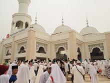 Gundahnya Abdul Somad di Balik Megahnya Masjid Sultan