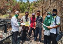 Baznas Lingga Santuni Korban Kebakaran di Dusun Penarik