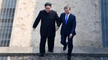 Cerita di Balik Pertemuan Kim Jong-Un dengan Presiden Korsel Moon Jae-in