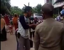  Dulu Petugas Marahi Warga, Sekarang Warga Marahi Petugas Abaikan Social Distancing