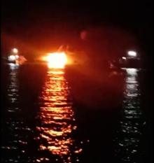 Nakhoda KM Kecapi Nekat Bawa Kapal Terbakar ke Tengah Laut