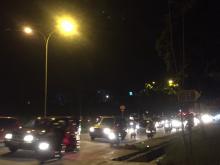 Lalu Lintas dari Bukit Daeng Sampai SP Plaza Macet, Antrean Kendaraan Mengular