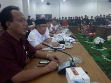 Tangis Cak Nono Pecah Saat Bahas Nasib Satpol PP Korban Penipuan