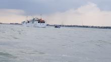 Penampakan Kapal Win Long Pembawa Sabu Saat Digiring di Tengah Laut