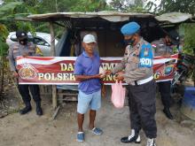 Polsek Gunung Kijang Buka Dapur Umum di Kampung Karang Rejo