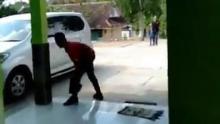 Viral Siswa SMP Ancam Guru Pakai Parang Minta Kembalikan Hp