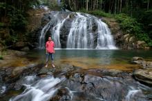 Dikelilingi Hutan yang Asri, Air Terjun Resun Bikin Rileks