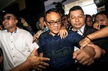 Mengungkap Sosok Perempuan yang Ditangkap Bersama Andi Arief?