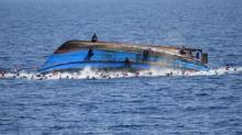 Kapal yang Tenggelam di Danau Toba Angkut Puluhan Wisatawan