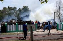 Gudang Kardus dan Barang Bekas di Singkep Hangus Terbakar