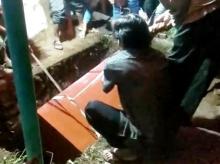 Cerita Mbah Suroso Mengantar Jenazah Sri Wahyuni Korban Bimbar Maut