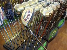 Wow, Ada Stik Golf Berlapis Emas Dijual di Batam