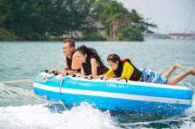 Serunya Bermain Wahana Air di Harris Waterfront Batam