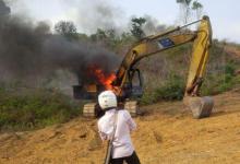 Polisi Tetapkan 3 Orang Tersangka Pembakaran Alat Berat di Ruli Samping Edukits 