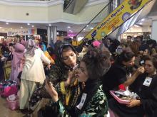 Ratusan Peserta Bersaing di Make Up Competition QL Cosmetics