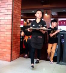 Pelayan Morning Bakery Green Land Batam Pingsan Terguling dari Lantai 2 