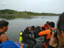 Enam Penyelam Dikerahkan, Komandan SAR: Dasar Danau Banyak Ranting