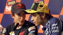 Marquez Sebut Hanya Butuh 2 Kemenangan Lagi, Rossi: Perang Masih Panjang!