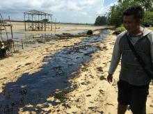 Bertahun-tahun Limbah Sludge Oil di Bintan Belum Ada Obatnya