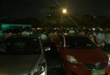 Ratusan Sopir Taksi Konvensional Masih Bertahan di Mapolresta Barelang