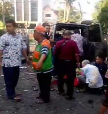 Teroris Beraksi di Surabaya, Tiga Gereja Dibom