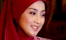 Desy Ratnasari Mau "Dijodohkan" dengan Ridwan Kamil  