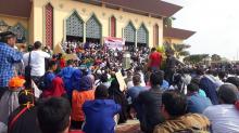 Deklarasi Ganti Presiden Usai, Massa Membubarkan Diri