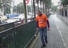 Kisah Milliarder Habiskan Waktu Luang Punguti Sampah di Jalan
