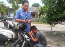 Curi HP Milik Muazin Masjid, Pria Ini Menangis Memohon Saat Dibawa ke Kantor Polisi