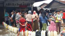 Dua Hari Warga Antre Minyak Tanah di Meral Karimun