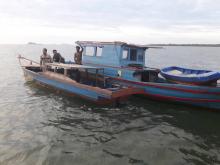 Tim SAR Natuna Sisir Perairan Sedanau Cari Joni IskandarÃ‚Â 