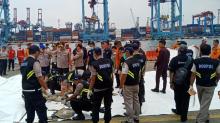 KRI Banda Aceh Temukan Potongan Busa Kursi Lion Air JT 610