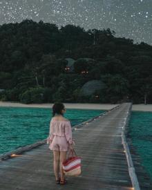 Serunya Nikita Willy Menikmati Liburan di Pulau Bawah