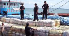 Petugas Bea Cukai Kepri-Penyelundup Bentrok di Laut