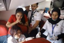 Foto: Cek Urine Pilot dan Pramugari di Bandara Hang Nadim