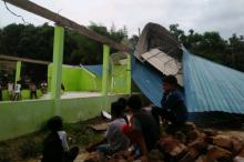 Dihantam Puting Beliung, 9 Bangunan di Tanjung Riau Ambruk
