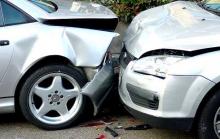Diduga Ingin Berbuat Mesum, Mobil Mahasiswa Tabrakan di Jalan Lintas Barat Bintan 