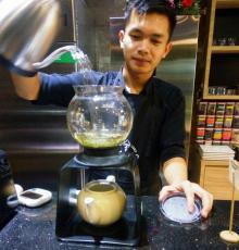 Mencicipi Racikan Teh Sehat di Kafe Furelis Nagoya