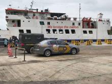 Personel TNI-Polri Siaga di Pelabuhan Roro Punggur Sambut Vaksin Covid-19