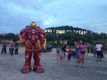 Saat Iron Man Mendarat di Welcome to Batam