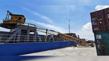Crane MV Intan 31 Patah saat Bongkar Gula di Karimun