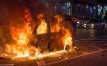 Satu Unit Mobil Terbakar di Mall Tanjungpinang City