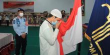 Cium Bendera Merah Putih, Mantan Tentara ISIS Berikrar Setia NKRI