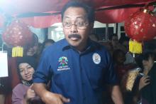 Nurdin Bagi-bagi Uang dan Belanja Besar di Bazar Imlek Tanjungpinang
